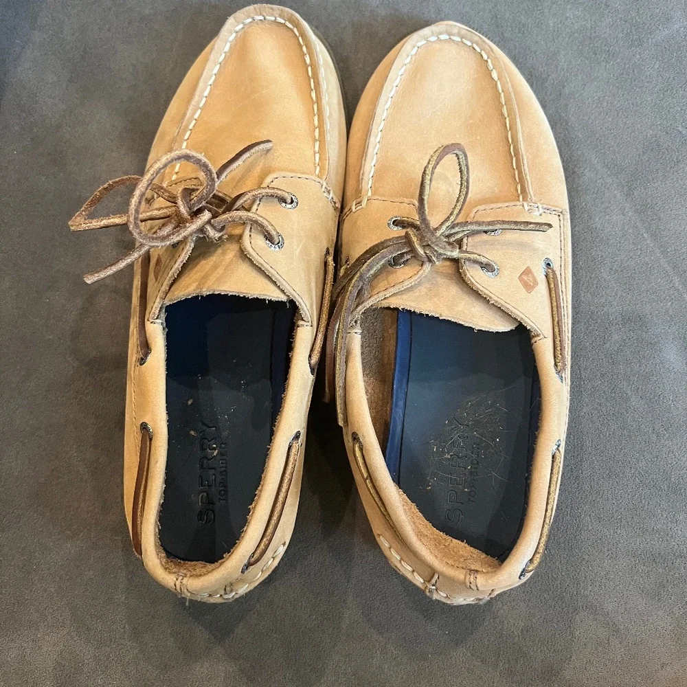 Size 5M Sperry Boat Shoes